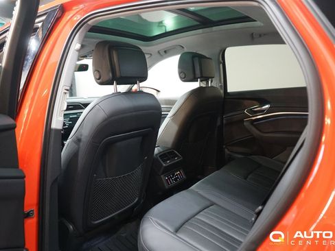 Used 2022 Audi e-tron Premium Plus w/ Premium Plus Package image 34