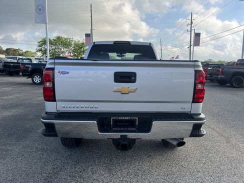 Used 2017 Chevrolet Silverado 2500 LT w/ LT Convenience Package image 3
