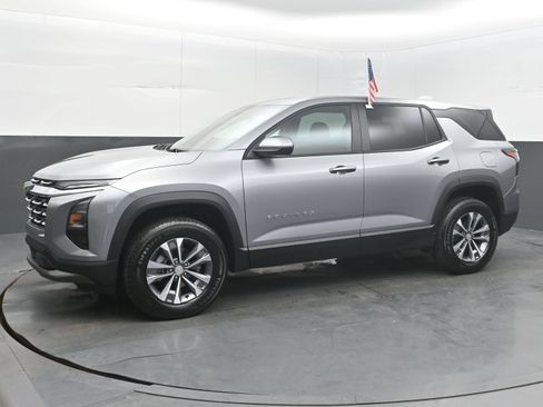Used 2026 Chevrolet Equinox LT FWD image 5