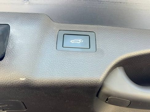 Used 2017 Hyundai Santa Fe Sport FWD image 17
