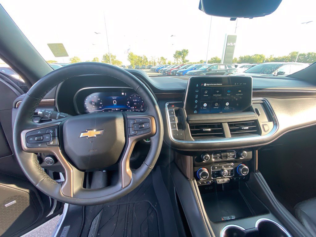 Used 2023 Chevrolet Tahoe High Country w/ Premium Package AWD/4WD image 10