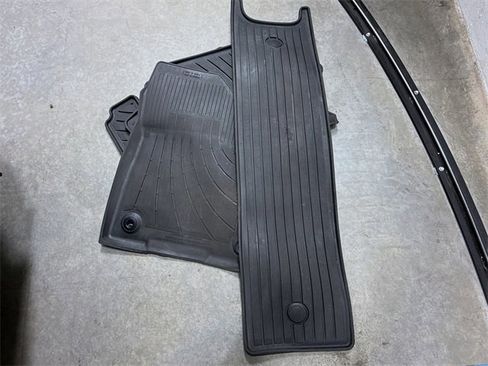 Certified 2024 Toyota Sienna XLE Woodland Edition image 35