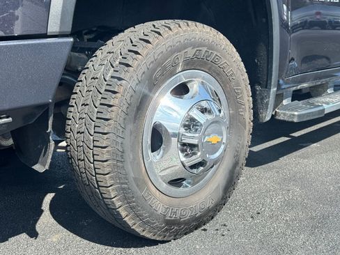 Used 2024 Chevrolet Silverado 3500 LTZ w/ LTZ Convenience Package image 29