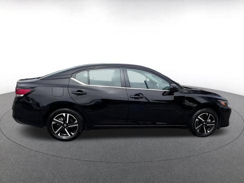 Used 2025 Nissan Sentra SV FWD image 16