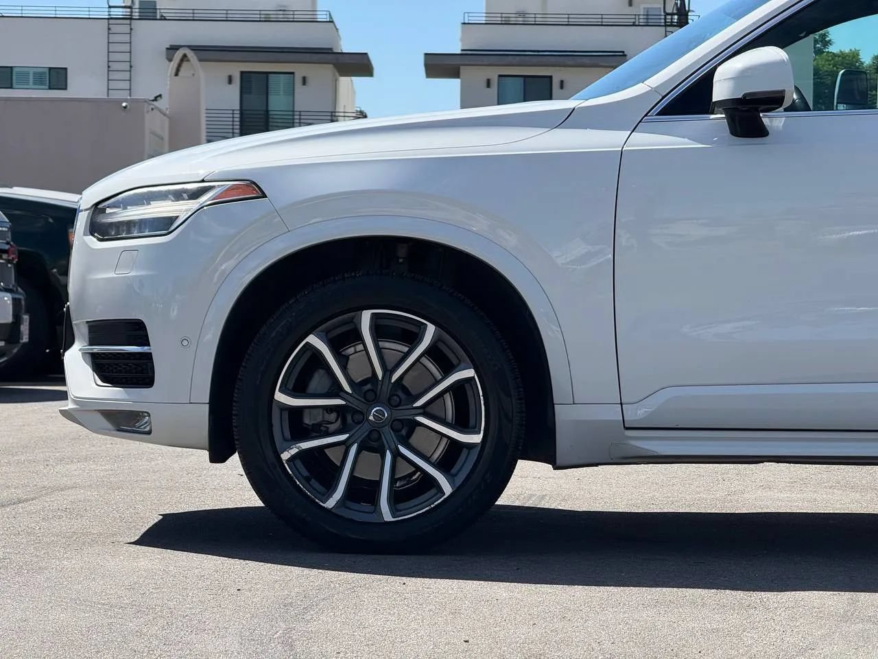 Used 2017 Volvo XC90 T6 Momentum w/ Vision Package AWD/4WD image 13