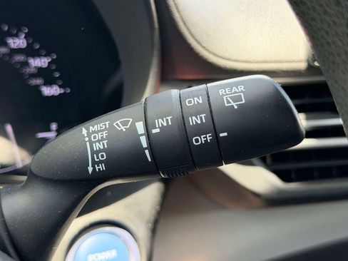 Used 2022 Toyota Sienna LE FWD image 32