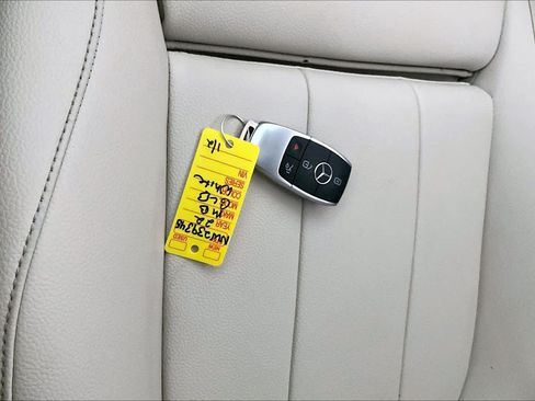 Certified 2022 Mercedes-Benz GLB 250 4MATIC image 15