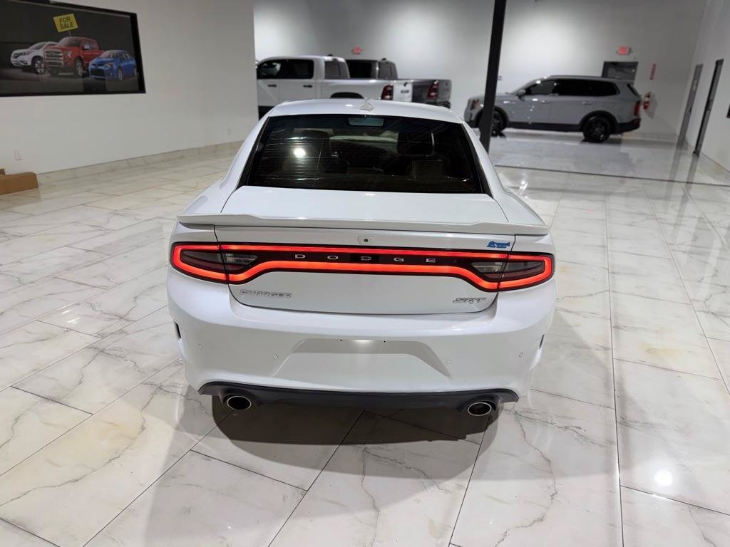 Used 2016 Dodge Charger SRT w/ Harman/Kardon Audio Group RWD image 9
