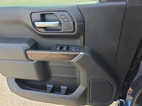 Used 2021 Chevrolet Silverado 1500 RST w/ Z71 Off-Road Package image 29