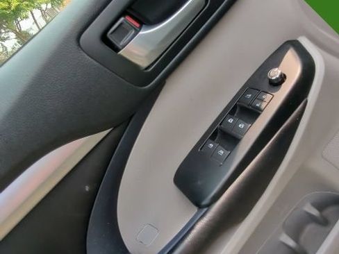 Used 2016 Toyota Highlander XLE AWD/4WD image 14