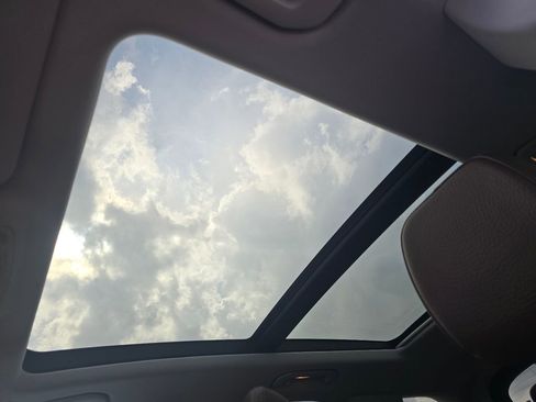 Used 2026 Mercedes-Benz GLE 350 4MATIC image 3