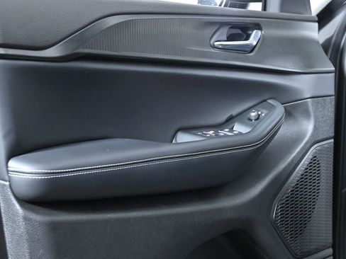 Used 2024 Jeep Grand Cherokee L Laredo image 32