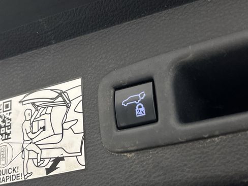 Used 2021 Toyota Sienna XLE image 27