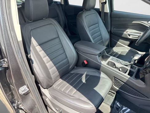 Used 2019 Ford Escape Titanium AWD/4WD image 28