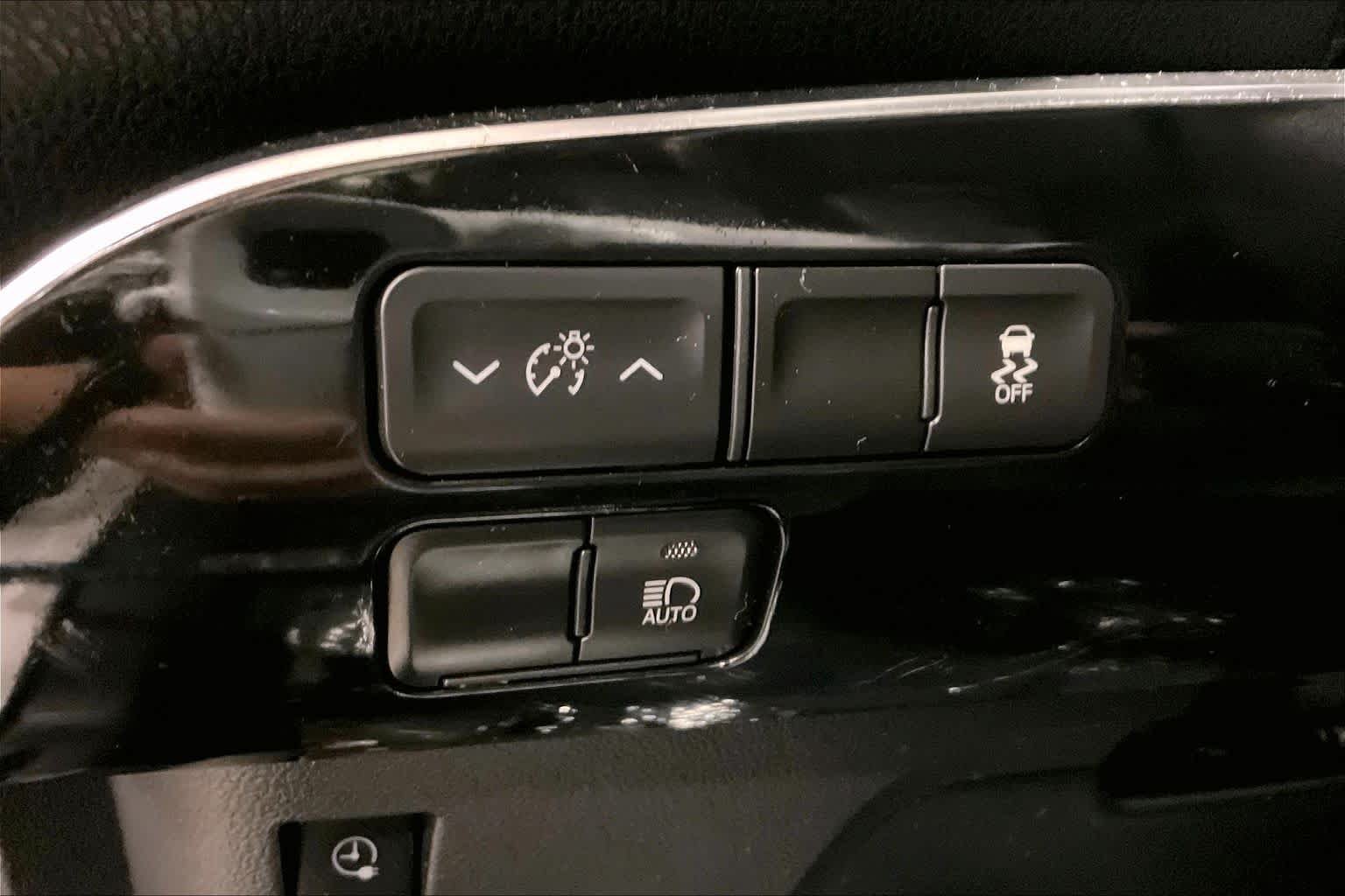 Used 2020 Toyota Prius Prime XLE FWD image 34