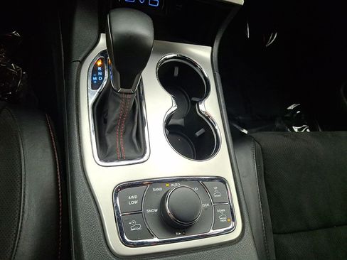 Used 2019 Jeep Grand Cherokee Trailhawk AWD/4WD image 15