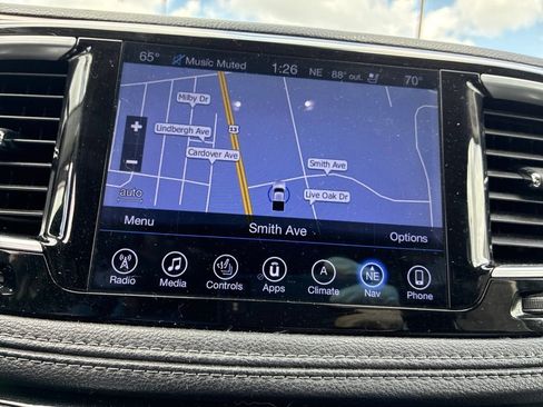 Used 2017 Chrysler Pacifica Limited FWD image 15