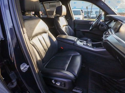Used 2020 BMW X5 M50i w/ Dynamic Handling Package image 47