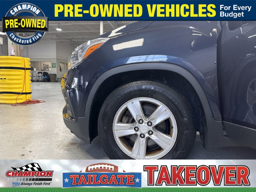 Used 2018 Chevrolet Trax LT w/ Sun & Sound Package FWD image 41