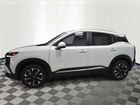New 2025 Nissan Kicks SV w/ SV Premium Package image 2