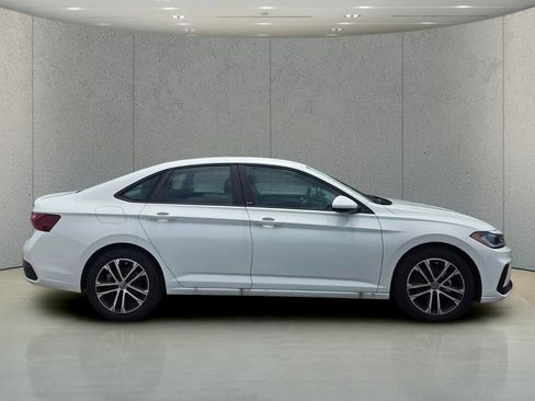 Used 2026 Volkswagen Jetta Sport FWD image 6