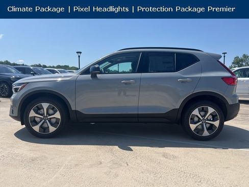 New 2026 Volvo XC40 B5 Plus w/ Protection Package Premier image 4