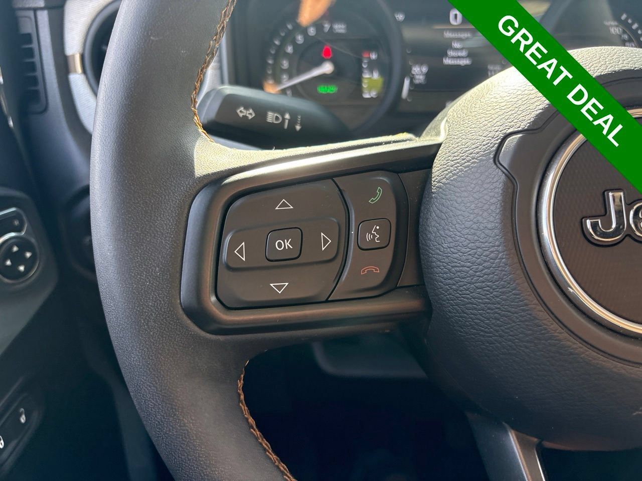 Used 2024 Jeep Wrangler Unlimited w/ Convenience Group AWD/4WD image 22