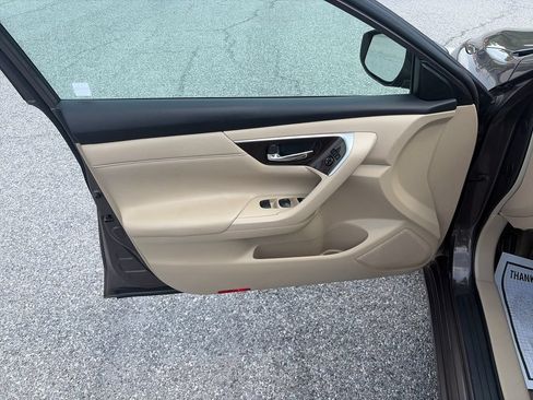 Used 2013 Nissan Altima 2.5 SL FWD image 11