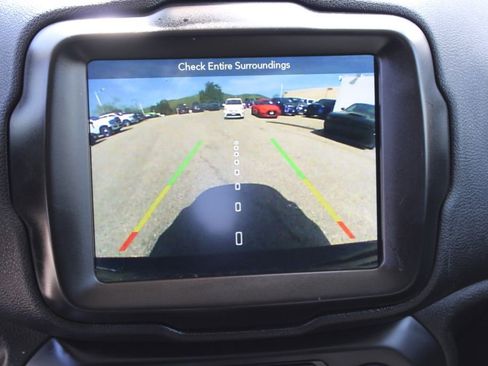 Used 2018 Jeep Renegade Altitude w/ UConnect 8.4 Nav Group image 19