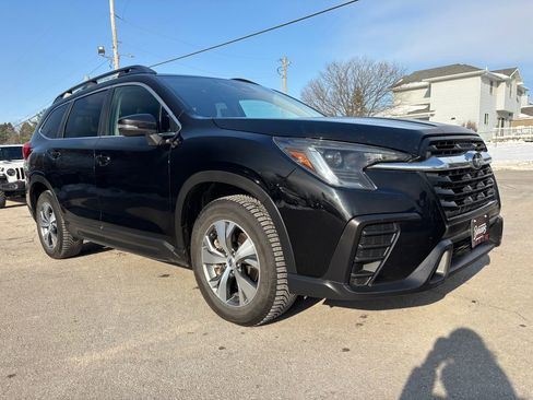 Used 2023 Subaru Ascent Premium w/ Convenience Package image 3