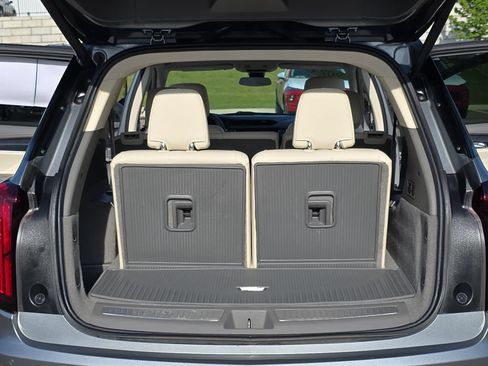 Certified 2024 Cadillac XT6 Premium Luxury w/ LPO, Floor Liner Package AWD/4WD image 12