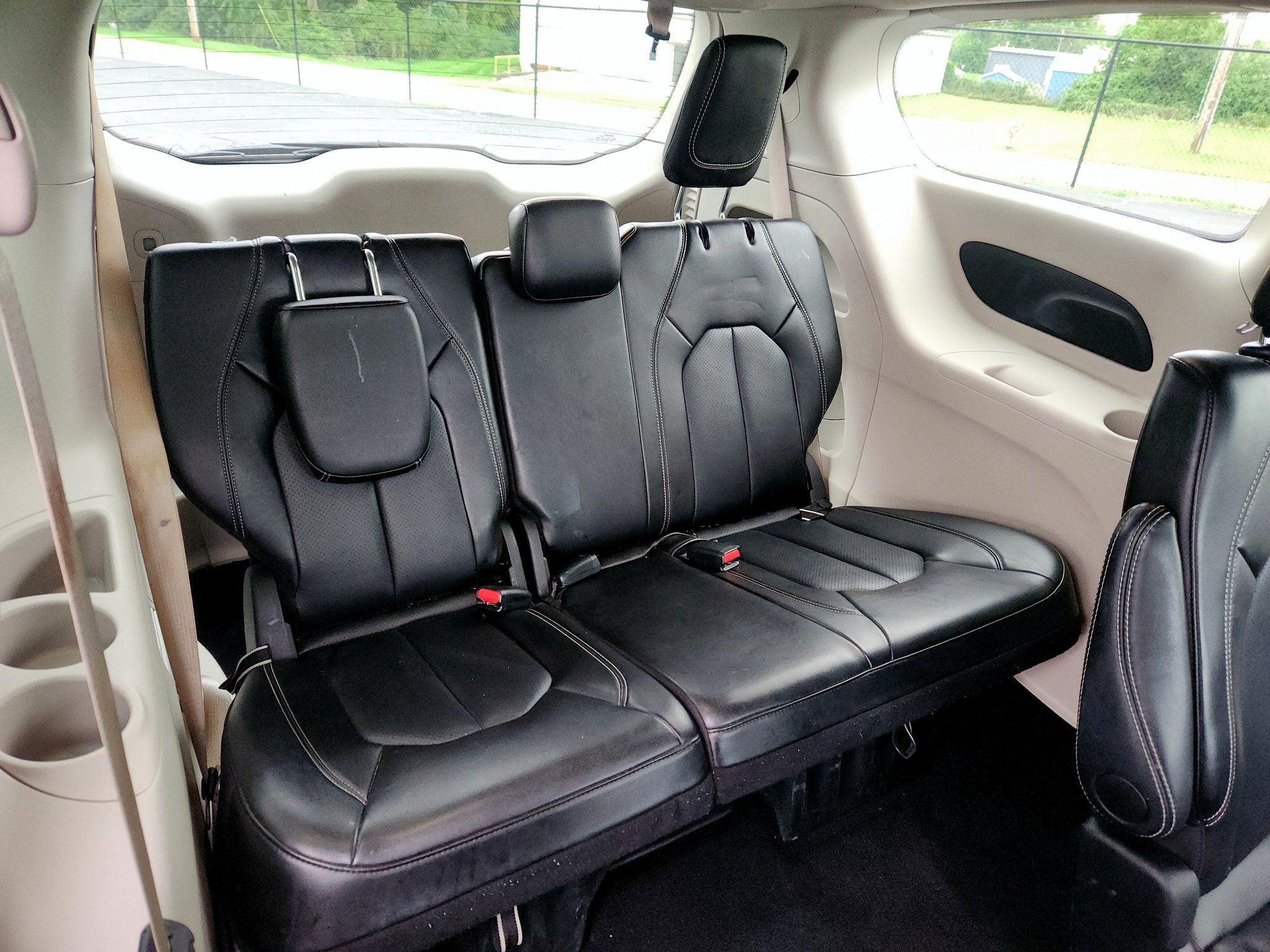 Used 2024 Chrysler Pacifica Touring-L FWD image 40