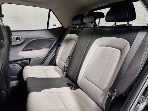 Used 2023 Hyundai Venue SEL FWD image 27