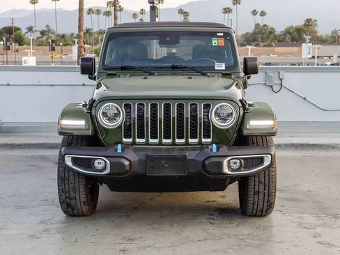 Used 2023 Jeep Wrangler Unlimited Sahara w/ Cold Weather Group image 3