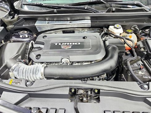 Used 2023 Cadillac XT4 Premium Luxury image 17