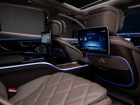 Used 2024 Mercedes-Benz Maybach EQS 680 4MATIC image 71