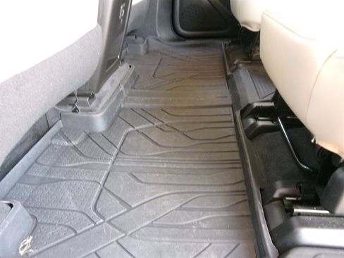 Used 2023 Chevrolet Traverse LT w/ LPO, Floor Liner Package AWD/4WD image 30