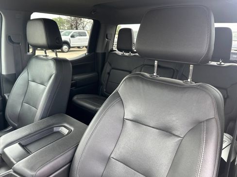 Used 2022 GMC Sierra 1500 SLT w/ X31 Off-Road Package AWD/4WD image 16