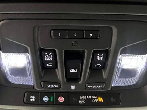 Used 2025 GMC Sierra 3500 AT4 w/ AT4 Premium Plus Package image 37