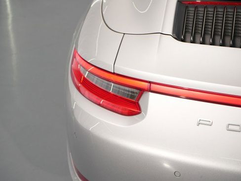 Used 2019 Porsche 911 Carrera 4 AWD/4WD image 25