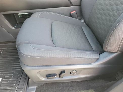 Used 2026 Nissan Pathfinder SV FWD image 4