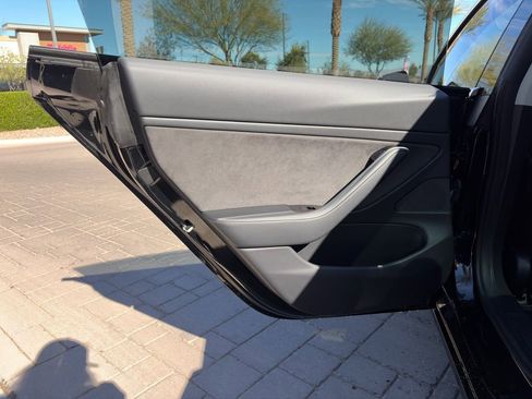 Used 2018 Tesla Model 3 Mid Range image 8