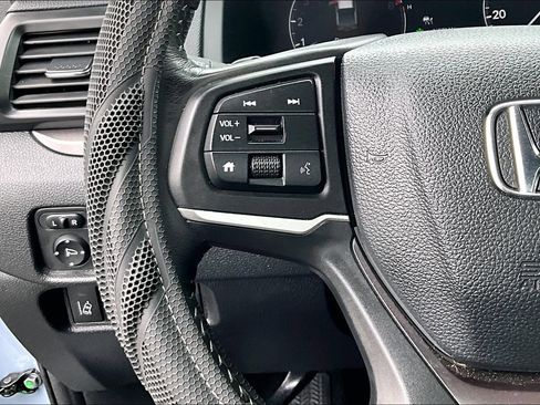 Used 2025 Honda Ridgeline Sport image 12