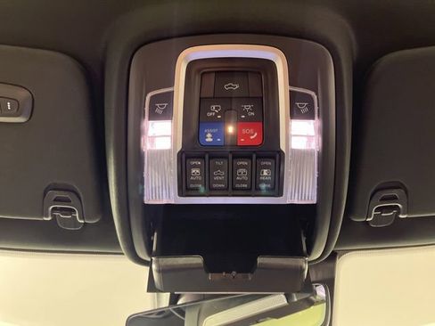 Used 2023 RAM 1500 Laramie AWD/4WD image 34