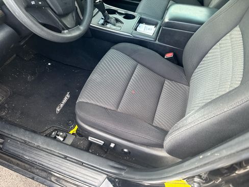 Used 2015 Toyota Camry LE FWD image 9