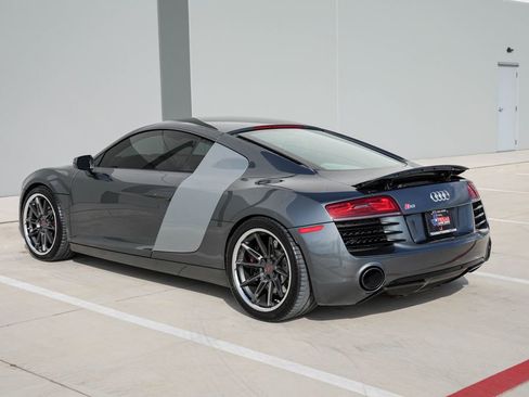 Used 2014 Audi R8 V8 w/ Enhanced Leather Package AWD/4WD image 5