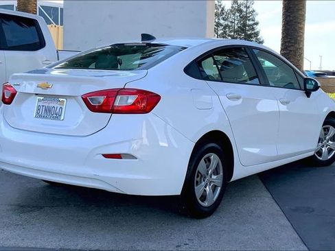 Used 2017 Chevrolet Cruze LS image 13