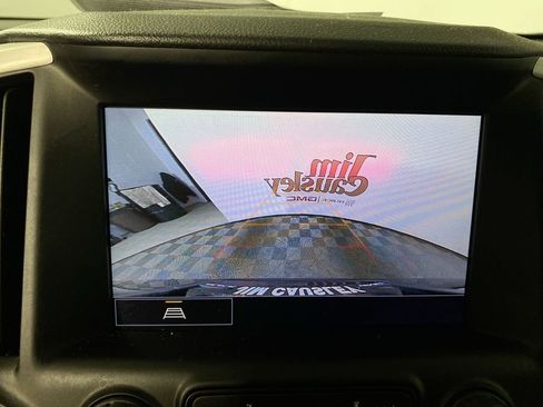 Used 2023 GMC Terrain SLT image 17