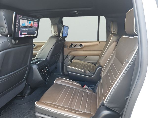 Used 2025 GMC Yukon XL Denali Ultimate AWD/4WD image 22