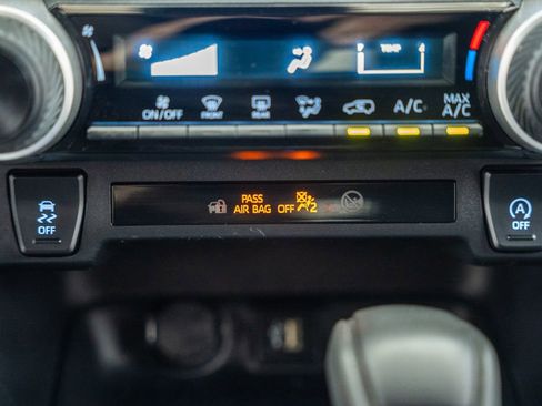 Used 2024 Toyota RAV4 LE AWD/4WD image 23